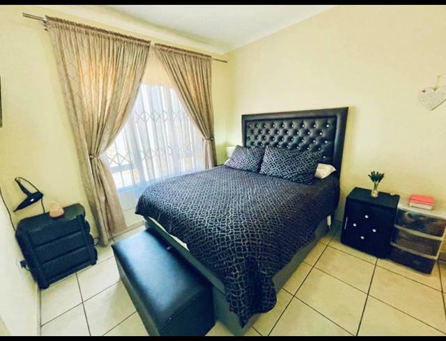 2 BEDROOM TOWNHOUSE FOR SALE IN SOUTH CREST